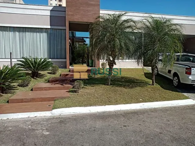 Casa com 632m² 4 quartos e 6 banheiros, à venda, no bairro Parque Residencial Aquarius em São José dos Campos