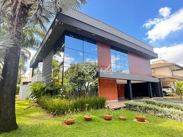 Casa com 650m² 4 quartos e 5 banheiros, à venda, no bairro Residencial Granville em Goiânia