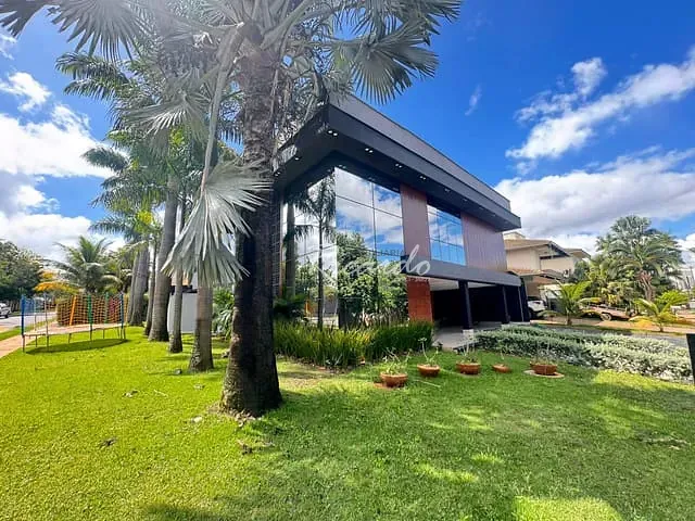 Casa com 650m² 4 quartos e 5 banheiros, à venda, no bairro Residencial Granville em Goiânia