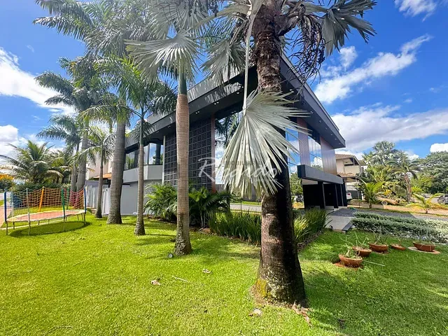 Casa com 650m² 4 quartos e 5 banheiros, à venda, no bairro Residencial Granville em Goiânia
