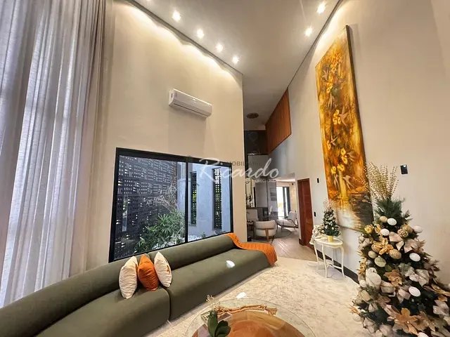 Casa com 650m² 4 quartos e 5 banheiros, à venda, no bairro Residencial Granville em Goiânia