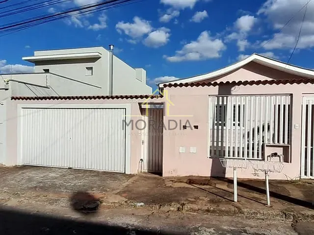 Casa com 405m² 3 quartos e 3 banheiros, para alugar, no bairro Jardim Bracildo Ricciaro em Guaxupé