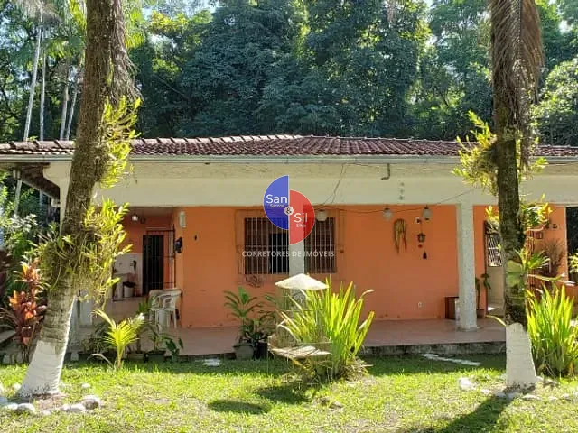 Casa com 10000m² 3 quartos e 1 banheiro, à venda, no bairro Vale das Pedrinhas em Guapimirim