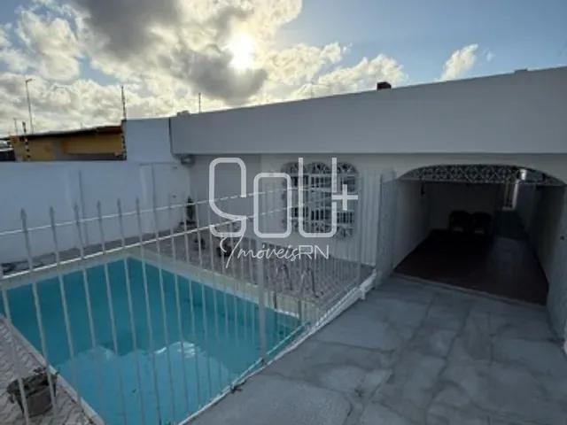 Casa 3 quartos e 3 banheiros, à venda, no bairro Lagoa Nova em Natal