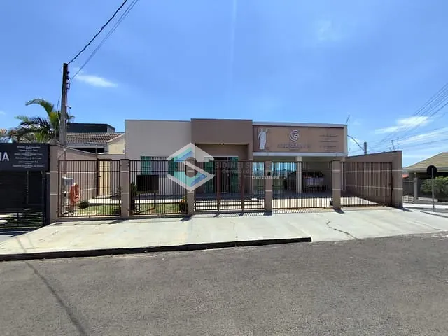 Casa com 228m², à venda, no bairro Pompeia 2 em Jacarezinho