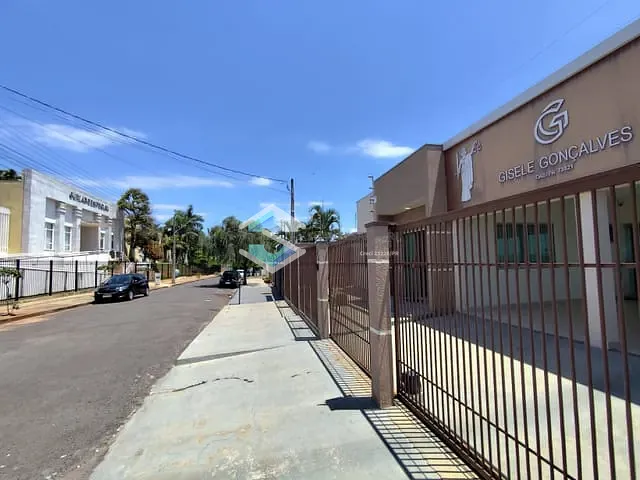 Casa com 228m², à venda, no bairro Pompeia 2 em Jacarezinho