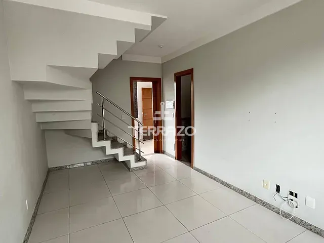Casa com 158m² 3 quartos e 3 banheiros, à venda, no bairro Retiro em Volta Redonda