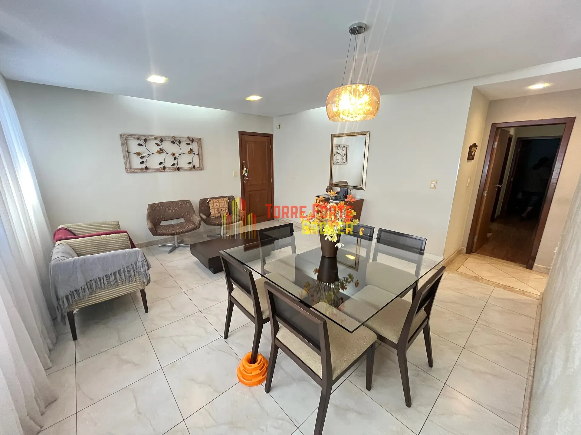 Casa, 5 quartos, 202 m² - Foto 1