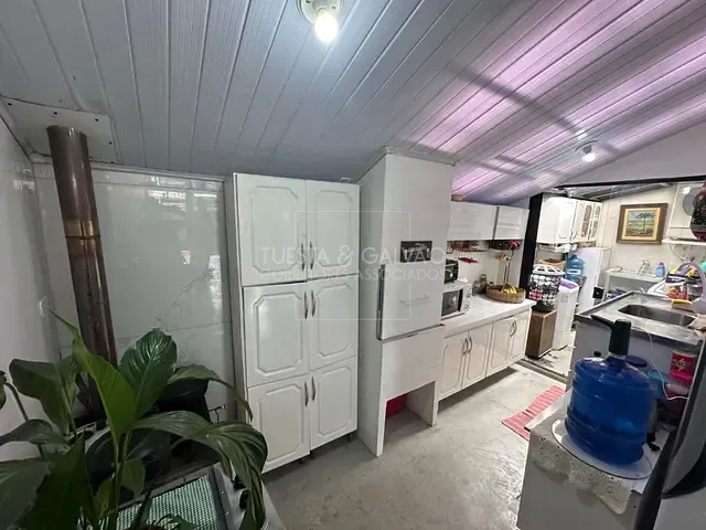 Casa com 50m² 3 quartos e 1 banheiro, à venda, no bairro Boqueirão em Curitiba