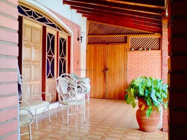 Casa com 1050m² 4 quartos e 3 banheiros, à venda, no bairro Residencial Búzios em Campo Grande