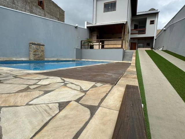 Casa 3 quartos e 2 banheiros, à venda, no bairro Cachoeira em Extrema