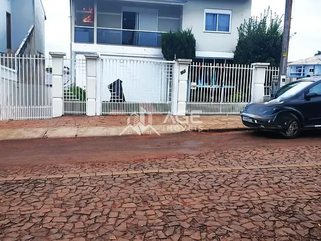 Casa com 360m² 4 quartos e 3 banheiros, à venda, no bairro Novo Atlântico em Erechim