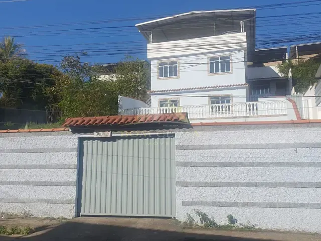 Casa 4 quartos e 3 banheiros, à venda, no bairro Filgueiras em Juiz de Fora