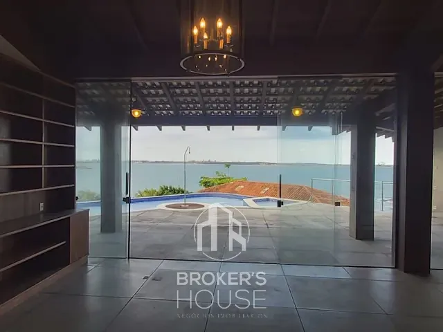 Casa com 600m² 4 quartos e 6 banheiros, à venda, no bairro Praia da Costa em Vila Velha