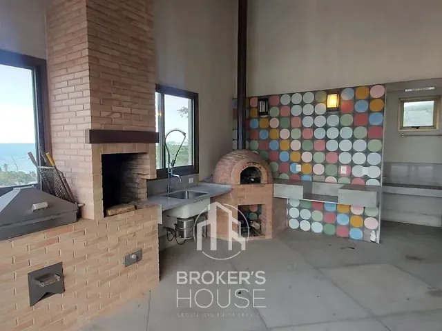 Casa com 600m² 4 quartos e 6 banheiros, à venda, no bairro Praia da Costa em Vila Velha