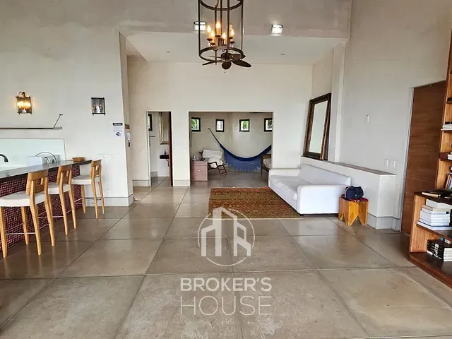 Casa com 600m² 4 quartos e 6 banheiros, à venda, no bairro Praia da Costa em Vila Velha