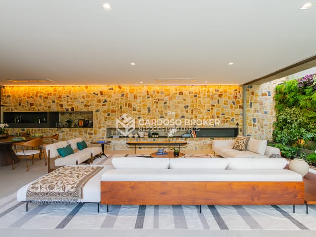 Casa com 420m² 4 quartos e 6 banheiros, à venda, no bairro Centro Comercial Jubran em Barueri