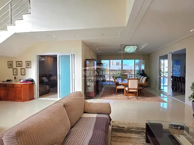 Casa com 612m² 4 quartos e 5 banheiros, à venda, no bairro Vivendas do Arvoredo em Londrina