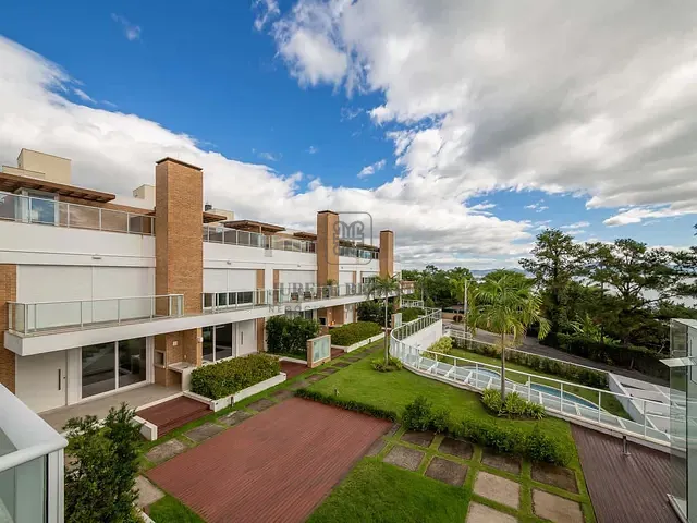 Casa 4 quartos e 5 banheiros, à venda, no bairro Cacupé em Florianópolis