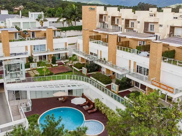 Casa 4 quartos e 5 banheiros, à venda, no bairro Cacupé em Florianópolis
