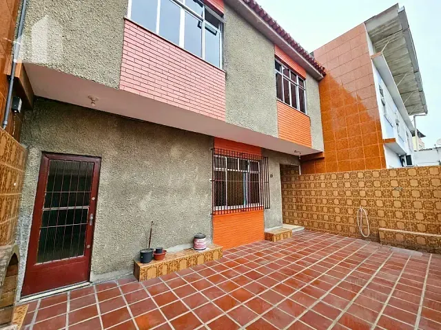 Casa com 125m² 2 quartos e 2 banheiros, à venda, no bairro Centro em Nova Iguaçu