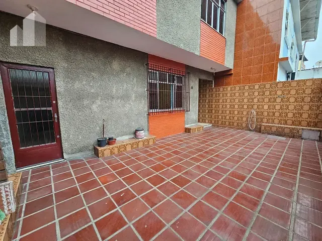 Casa com 125m² 2 quartos e 2 banheiros, à venda, no bairro Centro em Nova Iguaçu
