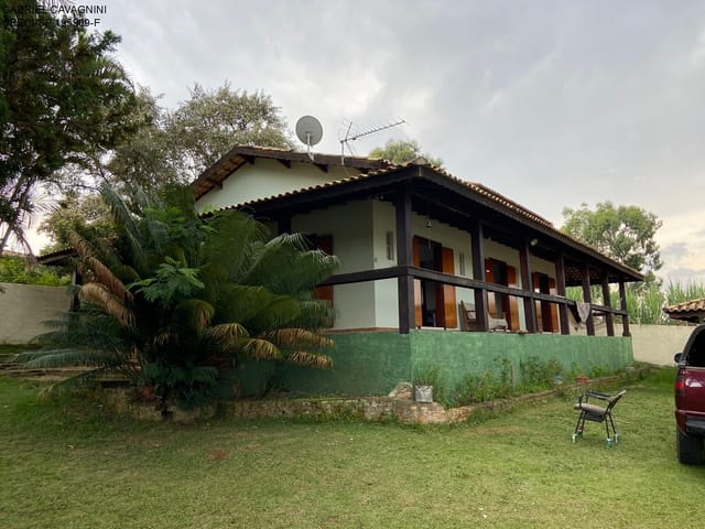 Casa com 360m² 3 quartos e 3 banheiros, à venda, no bairro CONDOMÍNIO TERRAS DE SÃO FRANCISCO em SALTO DE PIRAPORA