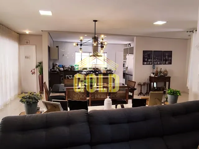 Casa 3 quartos e 5 banheiros, à venda, no bairro Esperança em Londrina