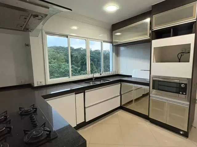 Casa com 395m² 3 quartos e 5 banheiros, à venda, no bairro Jardim Caiapiá em Cotia