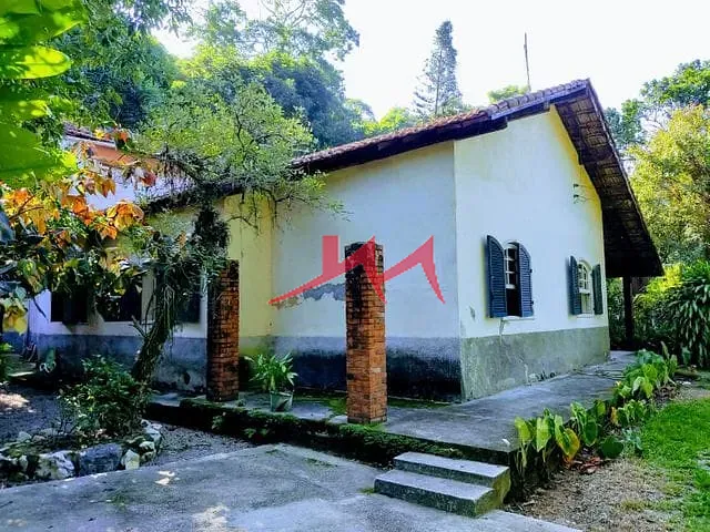 Casa com 1000m² 5 quartos e 3 banheiros, à venda, no bairro Rio do Ouro / Paciencia em São Gonçalo