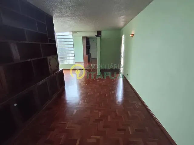 Casa 3 quartos e 2 banheiros, para alugar, no bairro Vila Nova em Londrina