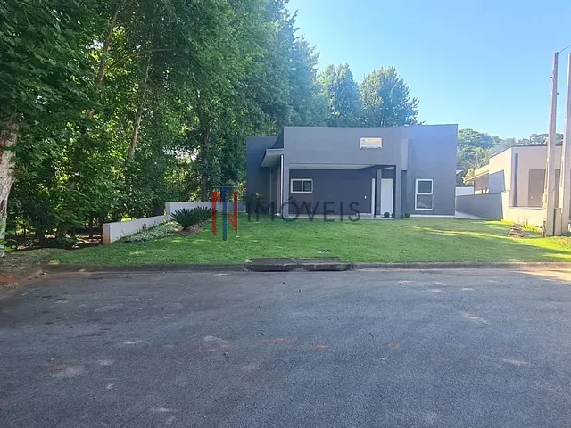 Casa com 606m² 3 quartos e 3 banheiros, à venda, no bairro Estância Santa Maria do Laranjal em Atibaia