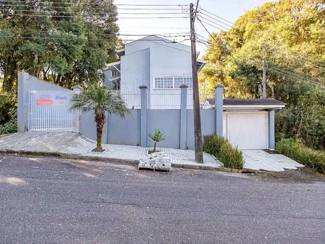 Casa com 615m² 4 quartos e 6 banheiros, à venda, no bairro Santa Felicidade em Curitiba