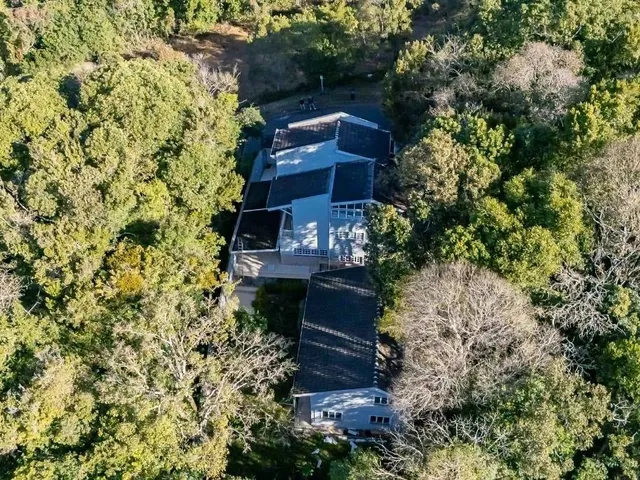 Casa com 615m² 4 quartos e 6 banheiros, à venda, no bairro Santa Felicidade em Curitiba