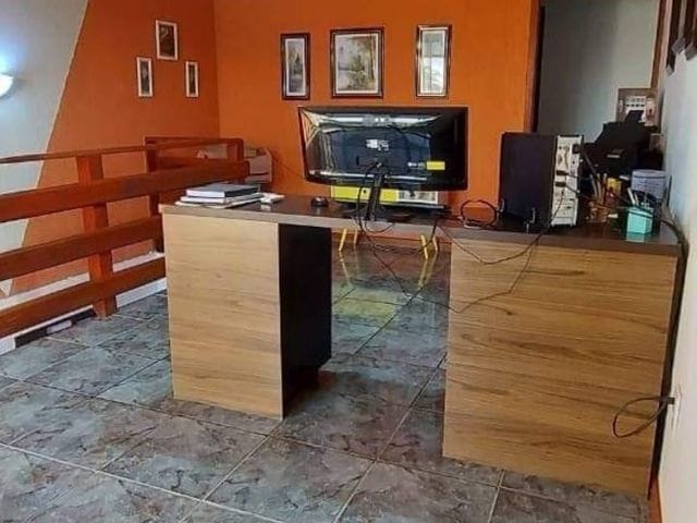 Casa com 600m² 4 quartos e 2 banheiros, à venda, no bairro Barra do Aririú em Palhoça