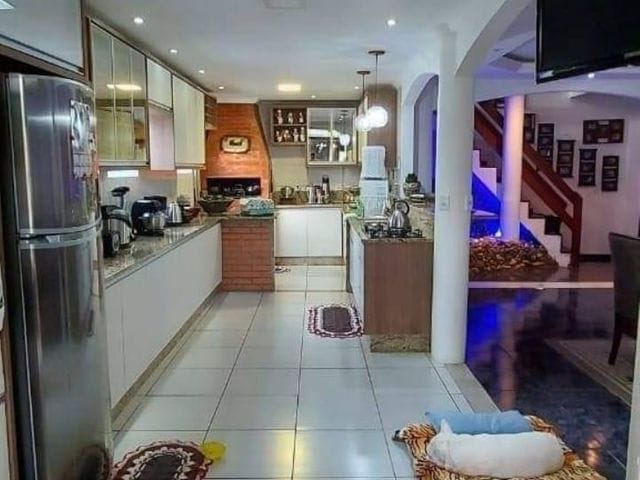 Casa com 600m² 4 quartos e 2 banheiros, à venda, no bairro Barra do Aririú em Palhoça
