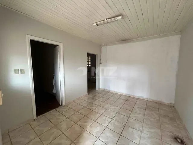 Casa com 218m² 2 quartos e 1 banheiro, à venda, no bairro Vila Éden em Botucatu