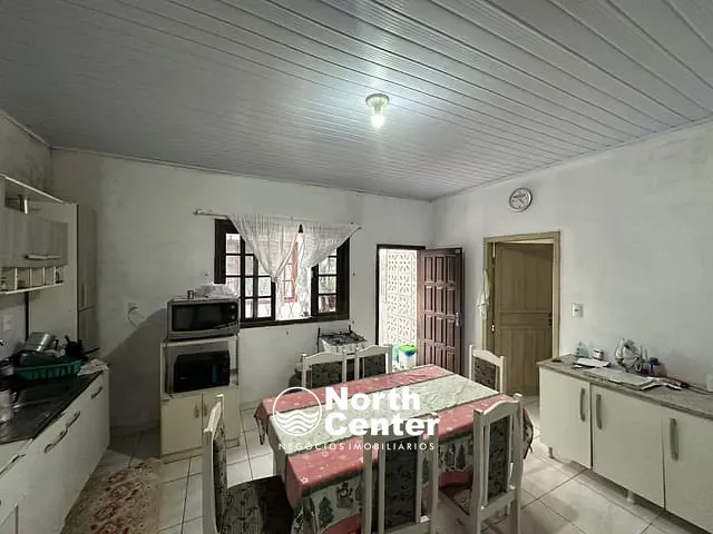 Casa 3 quartos e 2 banheiros, à venda, no bairro Centro em Balneário Barra do Sul