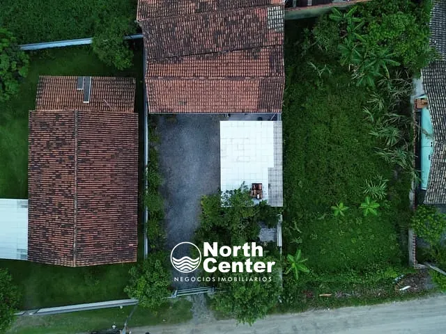 Casa 3 quartos e 2 banheiros, à venda, no bairro Centro em Balneário Barra do Sul