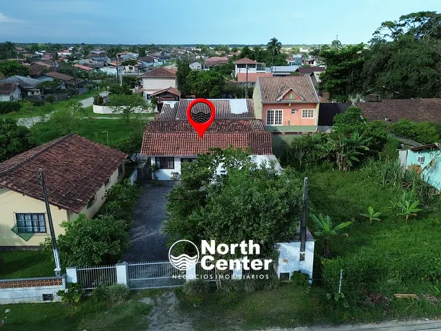 Casa 3 quartos e 2 banheiros, à venda, no bairro Centro em Balneário Barra do Sul