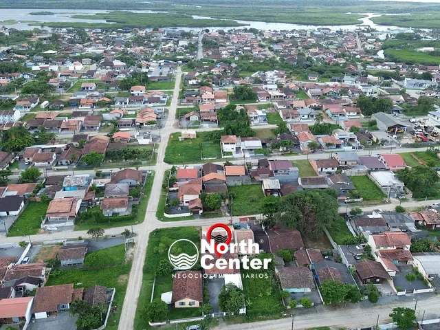 Casa 3 quartos e 2 banheiros, à venda, no bairro Centro em Balneário Barra do Sul