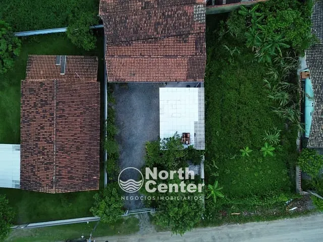 Casa 3 quartos e 2 banheiros, à venda, no bairro Centro em Balneário Barra do Sul
