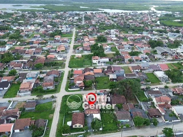 Casa 3 quartos e 2 banheiros, à venda, no bairro Centro em Balneário Barra do Sul