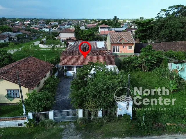 Casa 3 quartos e 2 banheiros, à venda, no bairro Centro em Balneário Barra do Sul