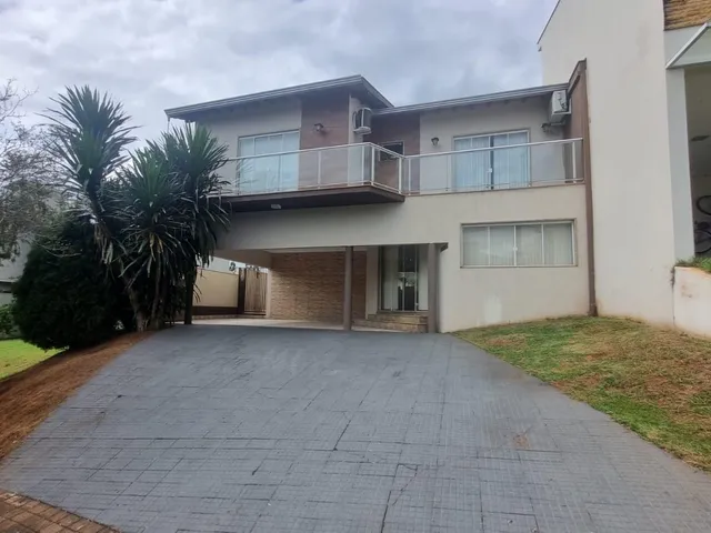 Casa com 10m² 4 quartos e 6 banheiros, para alugar, no bairro Esperança em Londrina