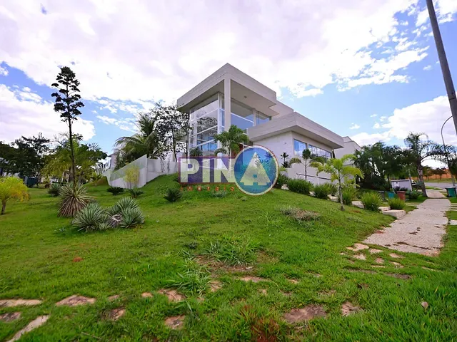 Casa com 615m² 3 quartos e 6 banheiros, à venda, no bairro Fazenda Gameleira em Goiânia