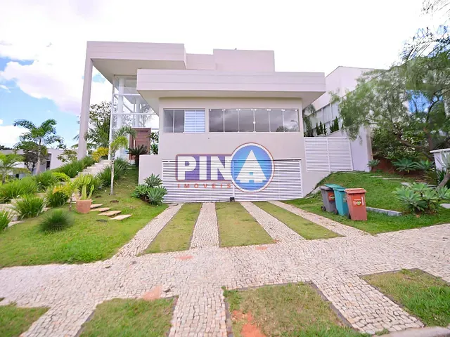 Casa com 615m² 3 quartos e 6 banheiros, à venda, no bairro Fazenda Gameleira em Goiânia