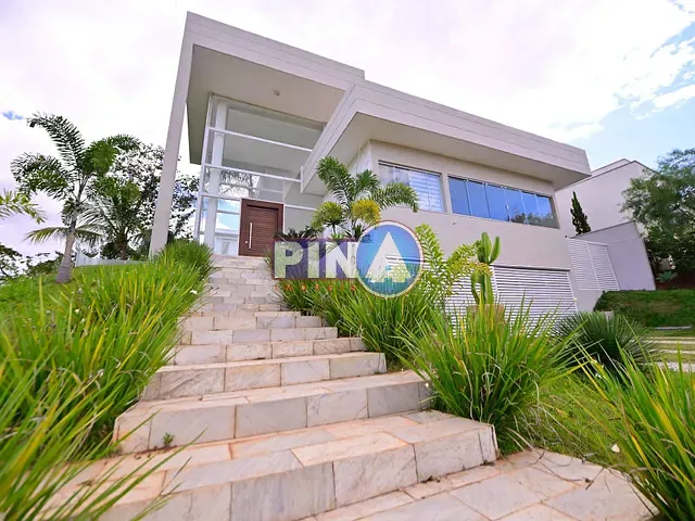 Casa com 615m² 3 quartos e 6 banheiros, à venda, no bairro Fazenda Gameleira em Goiânia