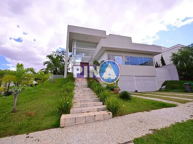 Casa com 615m² 3 quartos e 6 banheiros, à venda, no bairro Fazenda Gameleira em Goiânia
