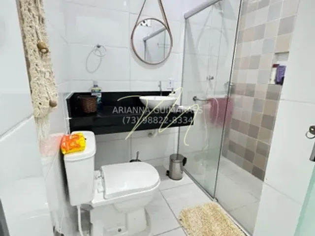 Casa 5 quartos e 3 banheiros, para alugar, no bairro Hernani Sá em Ilhéus